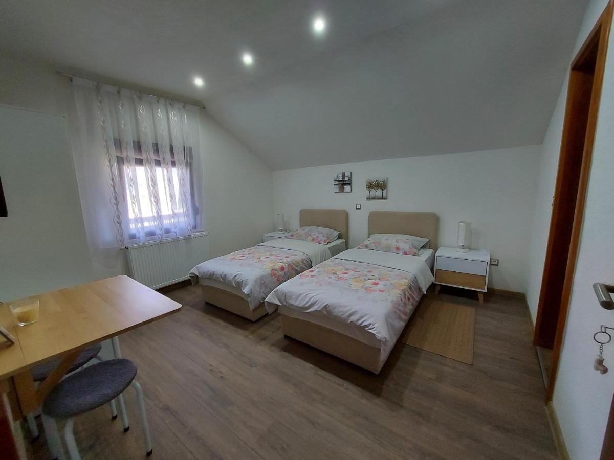 House Boketto Ξενοδοχείο Korenica Εξωτερικό φωτογραφία