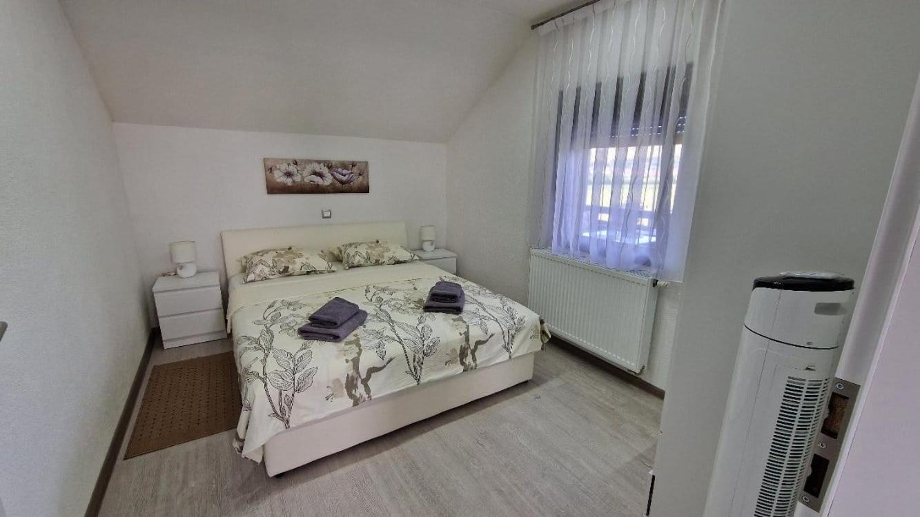 House Boketto Ξενοδοχείο Korenica Εξωτερικό φωτογραφία