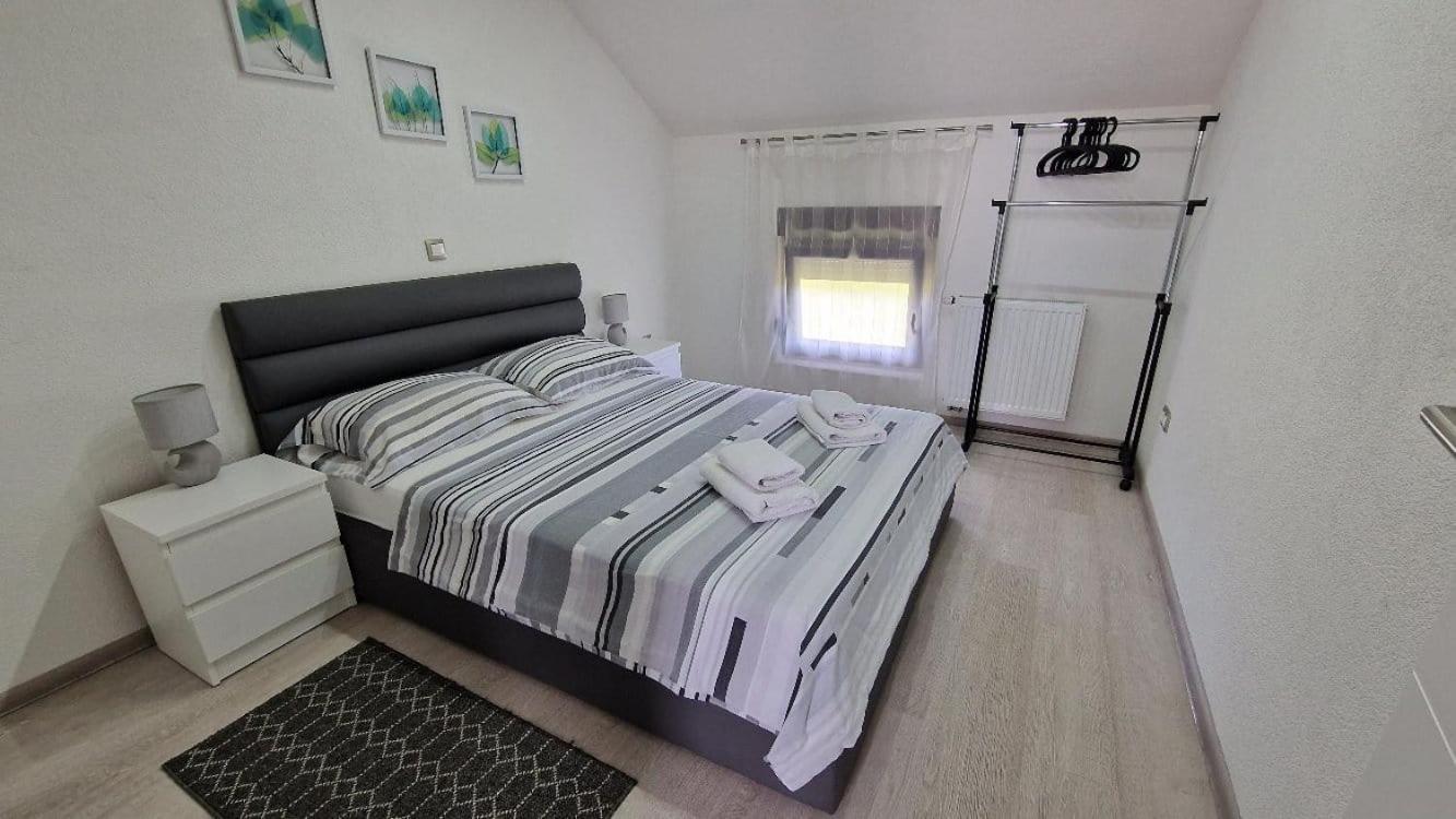 House Boketto Ξενοδοχείο Korenica Εξωτερικό φωτογραφία